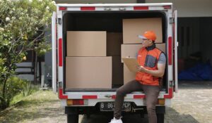 PANDUAN MEMULAI USAHA EKSPEDISI: TIPS UNTUK SUKSES DI DUNIA LOGISTIK PANDUAN MEMULAI USAHA EKSPEDISI: TIPS UNTUK SUKSES DI DUNIA LOGISTIK