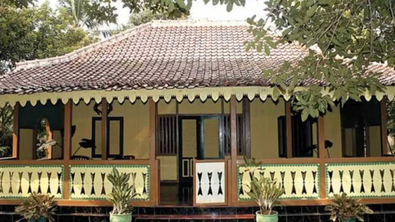 RUMAH ADAT BETAWI RUMAH ADAT BETAWI