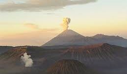 Gunung Berapi di Indonesia: Keajaiban dan Ancaman yang Terus Mengintai
