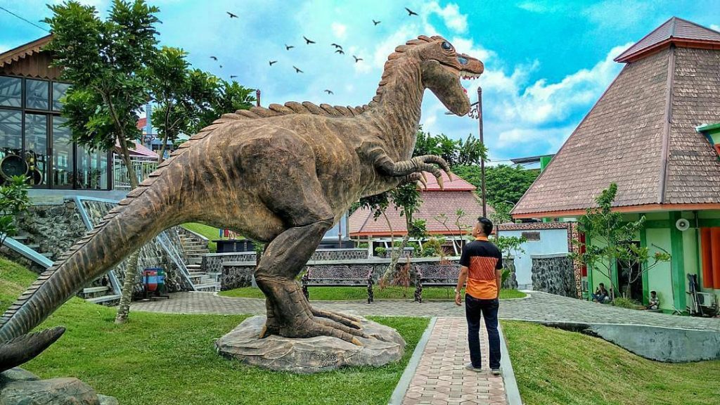 Daftar Tempat Wisata Solo Populer Taman Cerdas Kecamatan Jebres