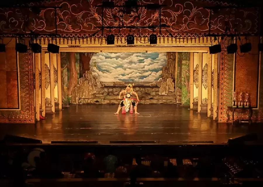 Daftar Tempat Wisata Solo Populer Gedung Wayang Orang Sriwedari