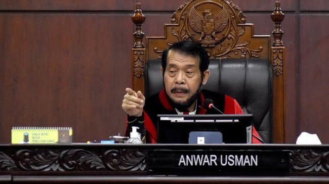 ANWAR USMAN ANGKAT SUARA TERKAIT KEPUTUSAN MKMK YANG DITUDUHKAN SEBAGAI FITNAH BERAT ANWAR USMAN ANGKAT SUARA TERKAIT KEPUTUSAN MKMK YANG DITUDUHKAN SEBAGAI FITNAH BERAT