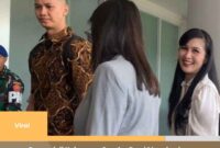 Sampai di Kejagung, Sandra Dewi Menebarkan Senyuman