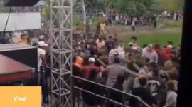 Seorang Pemuda Buat Kerusuhan Diseret dan Dilempar Ke Sawah