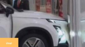 Mobil Display Chery Omoda E5 Tabrak Tembok MOI Dikendarai Anak Kecil