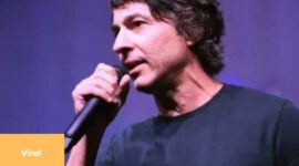 Komedian Arj Barker dilanda kontroversi setelah seorang ibu menyusui mengaku dikeluarkan dari acaranya