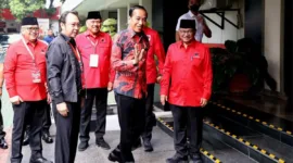 Jokowi Ingatkan Hasto Masalah Isu Rebut Ketum PDIP: Jangan kayak Gitu
