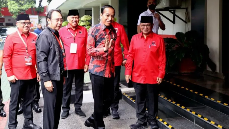 Jokowi Ingatkan Hasto Masalah Isu Rebut Ketum PDIP: Jangan kayak Gitu
