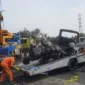 Kecelakaan maut di Tol Cikampek, seluruh penumpang Grand Max Jakarta tewas terbakar