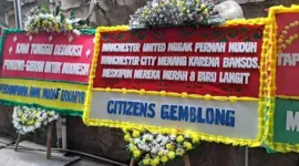 Menyambut Vonis Perkara Pilpres, Karangan Bunga Berlafaz Singgungan ada di MK