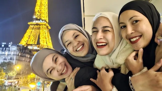 Nina Zatulini, 15 tahun, mengenal Natasha Rizki sebagai wanita kuat
