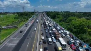 Pemudik Harus Kembali ke Jakarta pada hari ini, Minggu dan Senin karena akan terjadi Kemacetan Panjang Pemudik Harus Kembali ke Jakarta pada hari ini, Minggu dan Senin karena akan terjadi Kemacetan Panjang