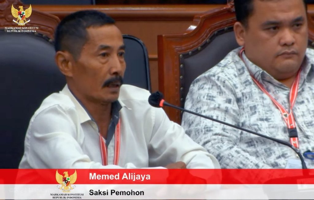 MAJELIS HAKIM MK TIDAK DAPAT MENAHAN TAWA SAAT MEMED BERSAKSI MAJELIS HAKIM MK TIDAK DAPAT MENAHAN TAWA SAAT MEMED BERSAKSI