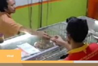 Viral Seorang Pria Bayar Seenaknya aja, Ketika Makan di Warteg Nusantara
