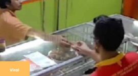 Viral Seorang Pria Bayar Seenaknya aja, Ketika Makan di Warteg Nusantara