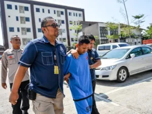 Keluarga Vina Cirebon Menanggapi Bantahan Polisi Salah Tangkap Pegi Keluarga Vina Cirebon Menanggapi Bantahan Polisi Salah Tangkap Pegi