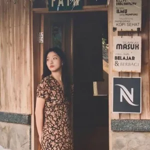 Kim Go Eun Mengekspos Gambar Jalan-jalan di Garut, Semacam Ini Gayanya Yang Buat Geger Kim Go Eun Mengekspos Gambar Jalan-jalan di Garut, Semacam Ini Gayanya Yang Buat Geger
