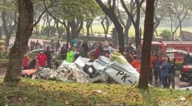 Pesawat Latih Jatuh di BSD, Tangerang Selatan, 3 Orang Meninggal