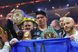 Takdir Tyson Fury Kena Bogem Jahanam Sampai Miring, Oleksandr Usyk Juaranya Kasta Berat di Tinju Dunia Takdir Tyson Fury Kena Bogem Jahanam Sampai Miring, Oleksandr Usyk Juaranya Kasta Berat di Tinju Dunia
