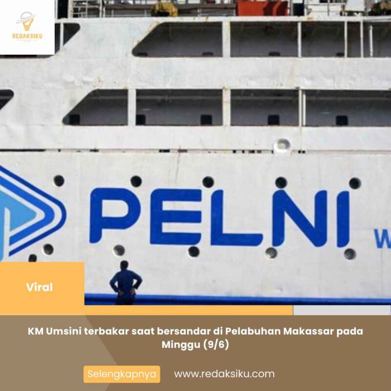 KM Umsini terbakar saat bersandar di Pelabuhan Makassar pada Minggu (9/6)