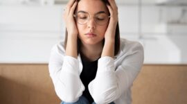 Kenali Gejala, Penyebab, dan Ciri Orang Terkena Overthinking