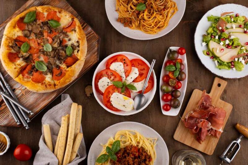 Ilustrasi Makanan Khas Italia yang Enak dan Menarik