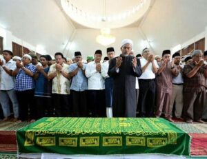 PENGERTIAN FARDHU KIFAYAH DAN HADITS SHAHIH YANG MEMBAHASNYA PENGERTIAN FARDHU KIFAYAH DAN HADITS SHAHIH YANG MEMBAHASNYA