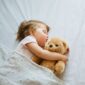 Anak Menangis Saat Bangun Tidur? Ini Penyebabnya