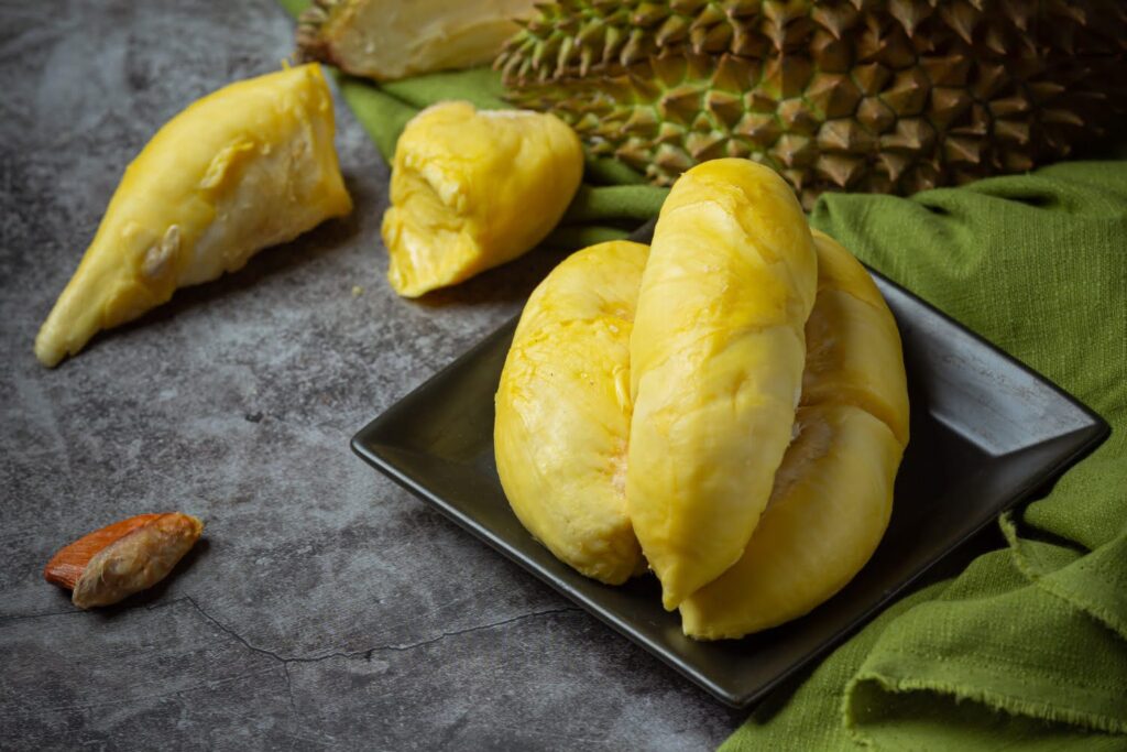 5 Hal Asam Urat Bahaya Makan Durian 5 buah durian berbahaya bagi penderita asam urat (Freepik/@jcomp)