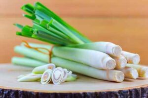 7 Manfaat Sereh untuk Kesehatan yang Serbaguna dan Punya Aroma Khas Ilustrasi Manfaat Sereh untuk Kesehatan