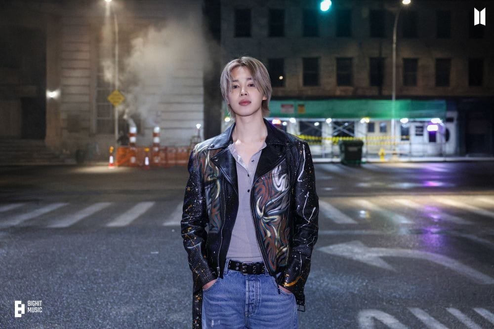 Daftar Pemenang Hari Pertama dan Kedua MAMA Awards 2024 4 Jimin berhasil memecahkan rekor Daesang BTS sepanjang 6 th. berturut-turut