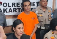 Vadel Badjideh resmi ditahan atas dugaan asusila terhadap Lolly. Simak kronologi lengkap dan bukti yang menguatkan kasus ini. (Foto: Instagram @nyinyir_update_official)
