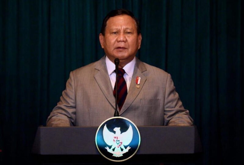 Prabowo menetapkan aturan baru terkait JKP 60% gaji untuk korban PHK selama 6 bulan. (Foto: setneg.go.id)
