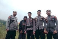 Wisatawan tersesat di Bata Ne Suka akibat cuaca buruk. Tim Polres Ngada berhasil menemukannya dalam kondisi selamat.