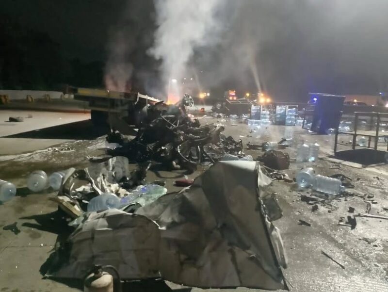 Kecelakaan beruntun terjadi di Gerbang Tol Ciawi. (Foto: Dok. TBN Polri)