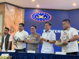 Terungkap! Penambangan Timah Ilegal di Bangka Belitung Rugikan Negara Rp10,38 Miliar, Polisi Tangkap 2 WNA yang Terlibat Direktorat Polair Korpolairud mengungkap kasus mengungkap kasus dugaan penambangan timah ilegal di Bekasi. (Foto: Divisi Humas Polri)