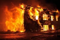Ilustrasi. 4 bangunan yang punya peran vital di Papua dibakar komplotan KKB Kalenak Murib. (Foto: Pexels)