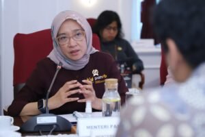 Ramai di Media Sosial! Jadwal Pengangkatan CASN 2024 Resmi Diubah, Ini Tanggal Barunya Menteri PANRB Rini Widyantini buka suara soal penyesuaian jadwal pengangkatan calon aparatur sipil negara (CASN) 2024. (Foto: menpan.go.id)