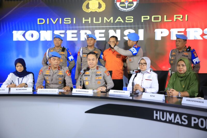 Eks-Kapolres Ngada, FWLS, resmi jadi tersangka kekerasan seksual terhadap anak. Polisi ungkap bukti rekaman dan dugaan penyebaran konten asusila. (Foto: Dok. Polri)
