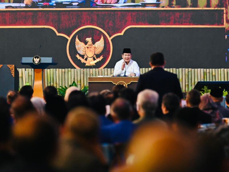 Presiden Prabowo meluncurkan sistem tunjangan guru ASN terbaru. Transfer langsung ke rekening, tanpa birokrasi berbelit. (Foto: BPMI Setpres)