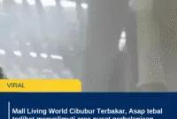 Mall Living World Cibubur Terbakar, Asap tebal terlihat menyelimuti area pusat perbelanjaan