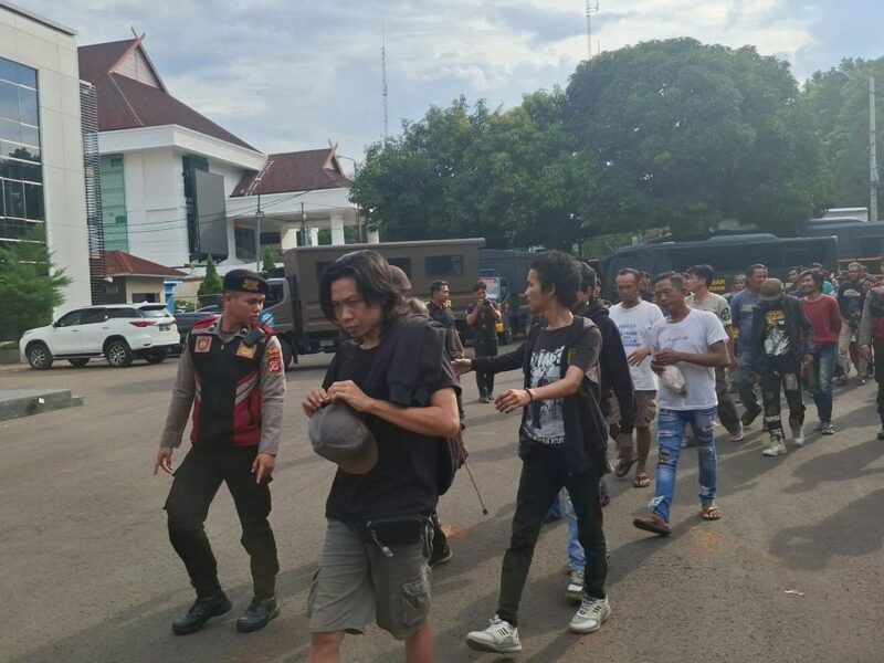 Preman dan juru parkir liar ditangkap di Bogor dalam operasi gabungan untuk menindak praktik pungutan liar. (Foto: Dok. Humas Polri)