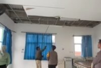 Anggaran Rp 4,2 miliar untuk Puskesmas di Jombang dipertanyakan setelah plafon bangunan ambrol dan melukai pasien. (Foto: Tangkap layar Instagram @lambe_turah)