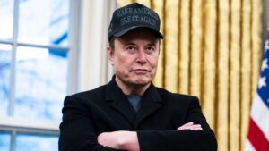 ELON MUSK MUNDUR DARI PEMERINTAHAN TRUMP SETELAH PROYEK DOGE DIKRITIK DAN TESLA TERTEKAN SECARA GLOBAL. (FOTO: YOUTUBE.COM/@SKYNEWSAUSTRALIA)