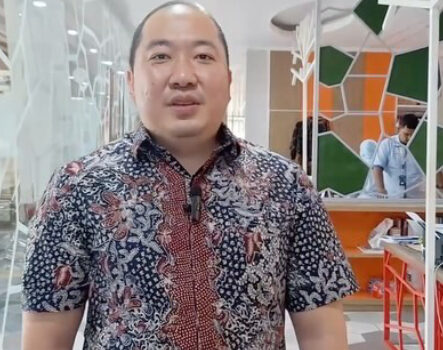 Komisaris Utama Sritex Iwan Setiawan ditangkap di Solo dan dibawa ke Kejagung Jakarta, diperiksa soal kredit bank untuk Sritex. (Foto: Instagram/sritexindonesia)