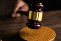 Ilustrasi. Sidang uang palsu UIN Alauddin viral, saksi ungkap uang dari ritual gaib bikin pengunjung sidang tertawa. (Foto: Pexels)