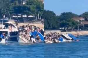 Detik-Detik Kapal Cepat The Tanis Terbalik Viral, 89 Penumpang WNA Panik Dihantam Ombak Besar di Nusa Lembongan 1 Kapal cepat The Tanis terbalik dihantam ombak besar, 89 penumpang selamat berkat evakuasi cepat dan sigap. (Foto: Instagram @infobalinese.id)