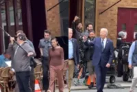Agnez Mo kembali mencuri perhatian dunia lewat syuting Reacher yang bertepatan dengan kunjungan Presiden Joe Biden. (Foto: Instagram @phillychitchat)