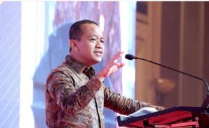 Menohok! Menteri ESDM Sindir Pengangguran yang Sebut Lapangan Kerja Minim: Hilirisasi Serap 6,2 Juta Tenaga Hingga 2030 Menteri ESDM Bahlil ungkap pemerintah ciptakan 6,2 juta lapangan kerja, tapi lulusan belum adaptif. (Foto: Instagram @bahlillahadalia)