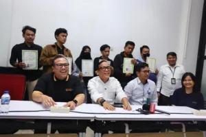 WAMENAKER SIDAK PENAHANAN IJAZAH, UNGKAP PELANGGARAN SERIUS DAN PASTIKAN PERLINDUNGAN HAK DASAR PEKERJA INDONESIA. (FOTO: DOK. KEMNAKER)